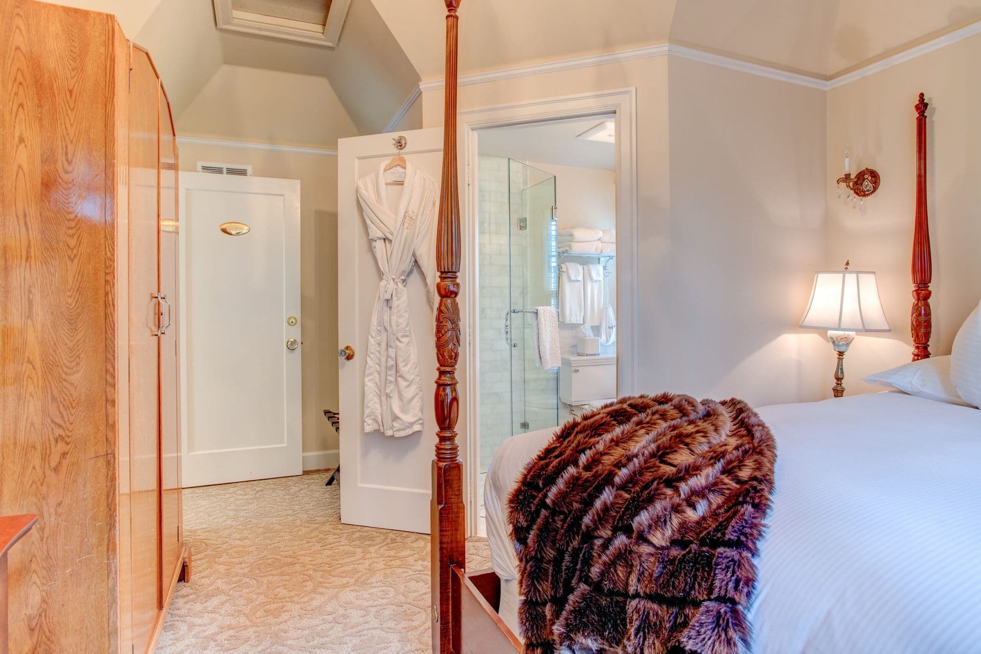 The Ulysses & Julia Room